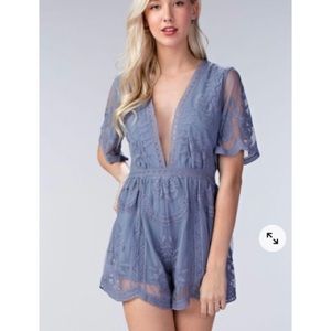 NWT Honey Punch Sheer Floral Lace Deep V Romper Sz L